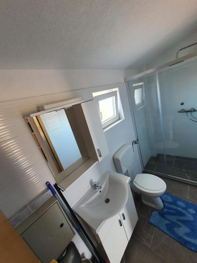 Apartments Ayla Vir Exterior photo