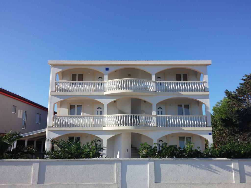 Apartments Ayla Vir Exterior photo