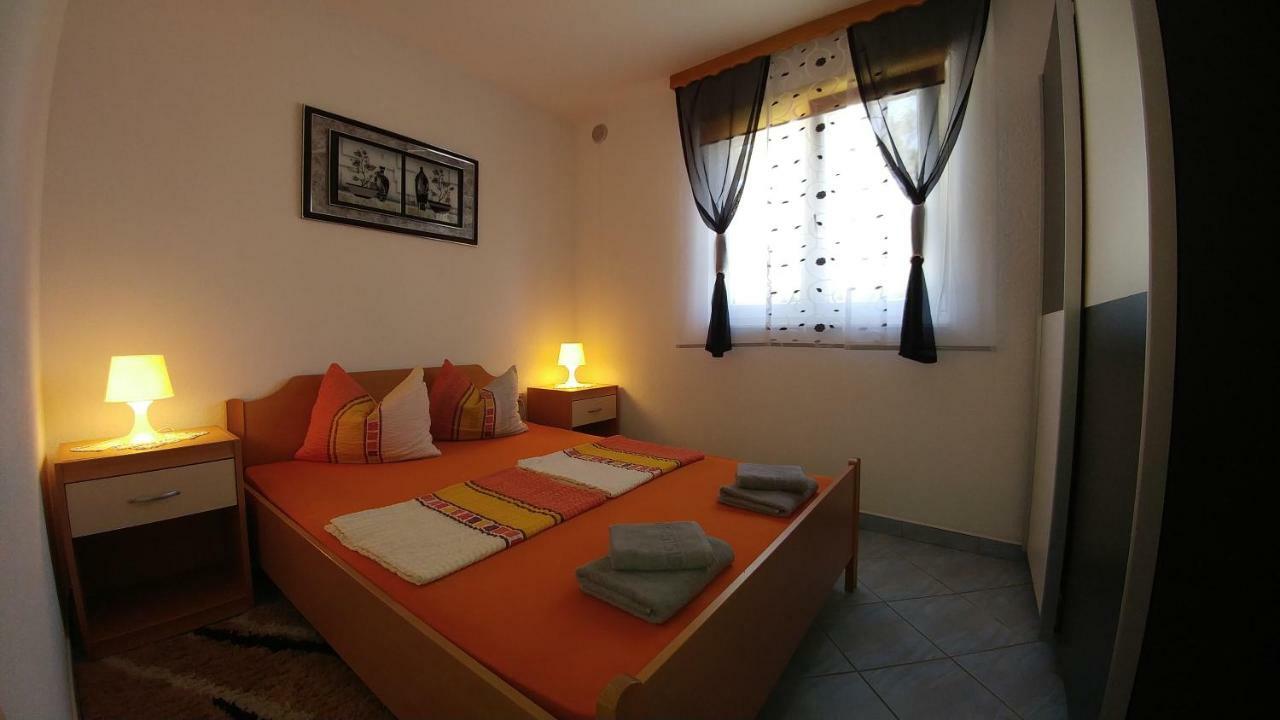 Apartments Ayla Vir Exterior photo