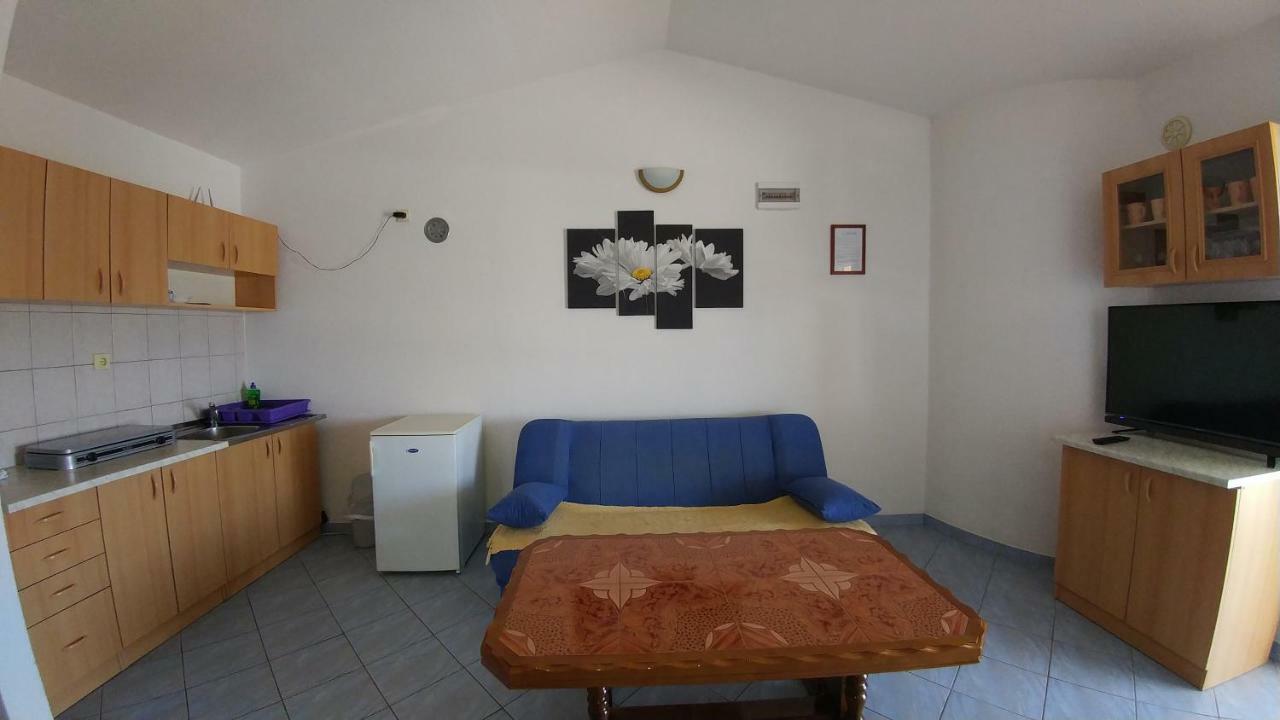 Apartments Ayla Vir Exterior photo