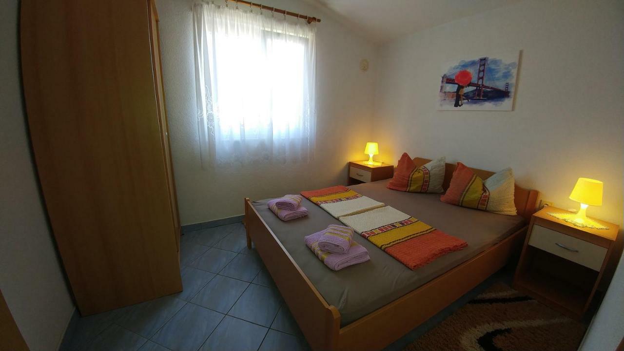 Apartments Ayla Vir Exterior photo